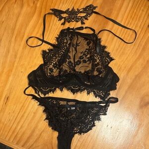 Elegant Black Lace Lingerie Set